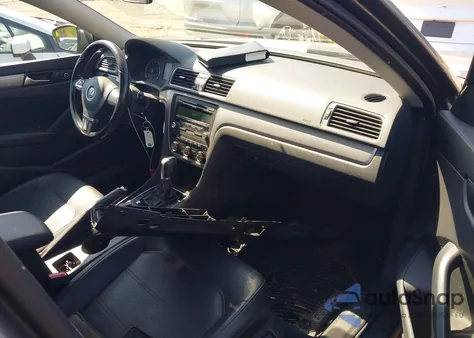 2015 Volkswagen Passat 1.8T Wolfsburg Edition из США, поврежденный, VIN 1VWAT7A36FC020514